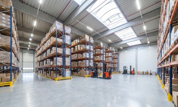 Capannoni, Magazzini e Industria